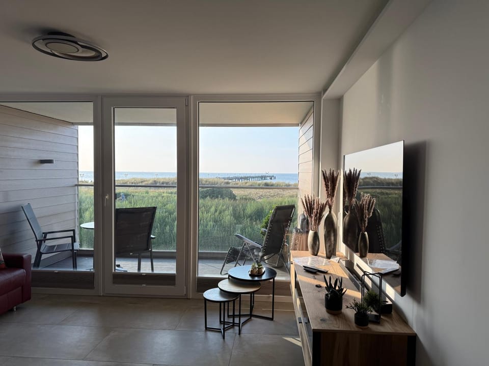 Natural landscape, View (from property/room), Balcony/Terrace, Living room, Seating area