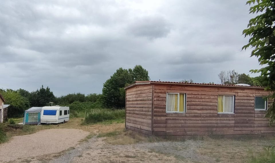 Belle caravane au calme Campground/ 
RV Resort in Nouvelle-Aquitaine