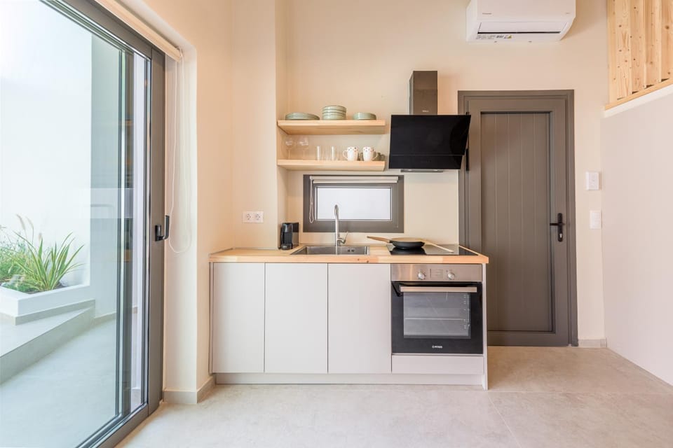 Kitchen or kitchenette, oven, stove