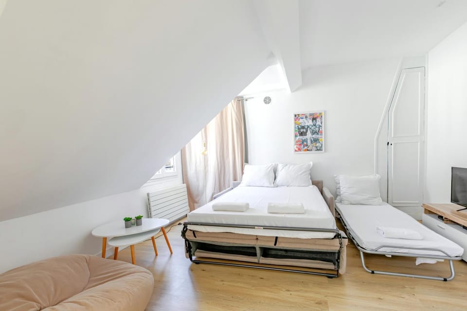 Bed, Photo of the whole room