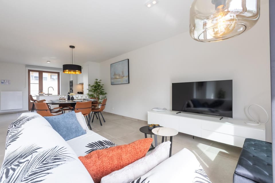 LECOMTE - Rose D'Ivry-3 bedroom appartement w free parking garage - large terrace - quiet area & walking distance from the sea! 223 Apartment in Ostend