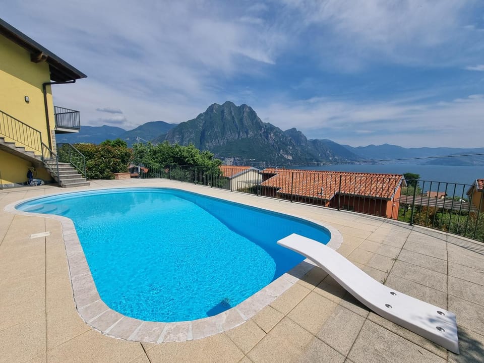 Lake view, Pool view, Swimming pool