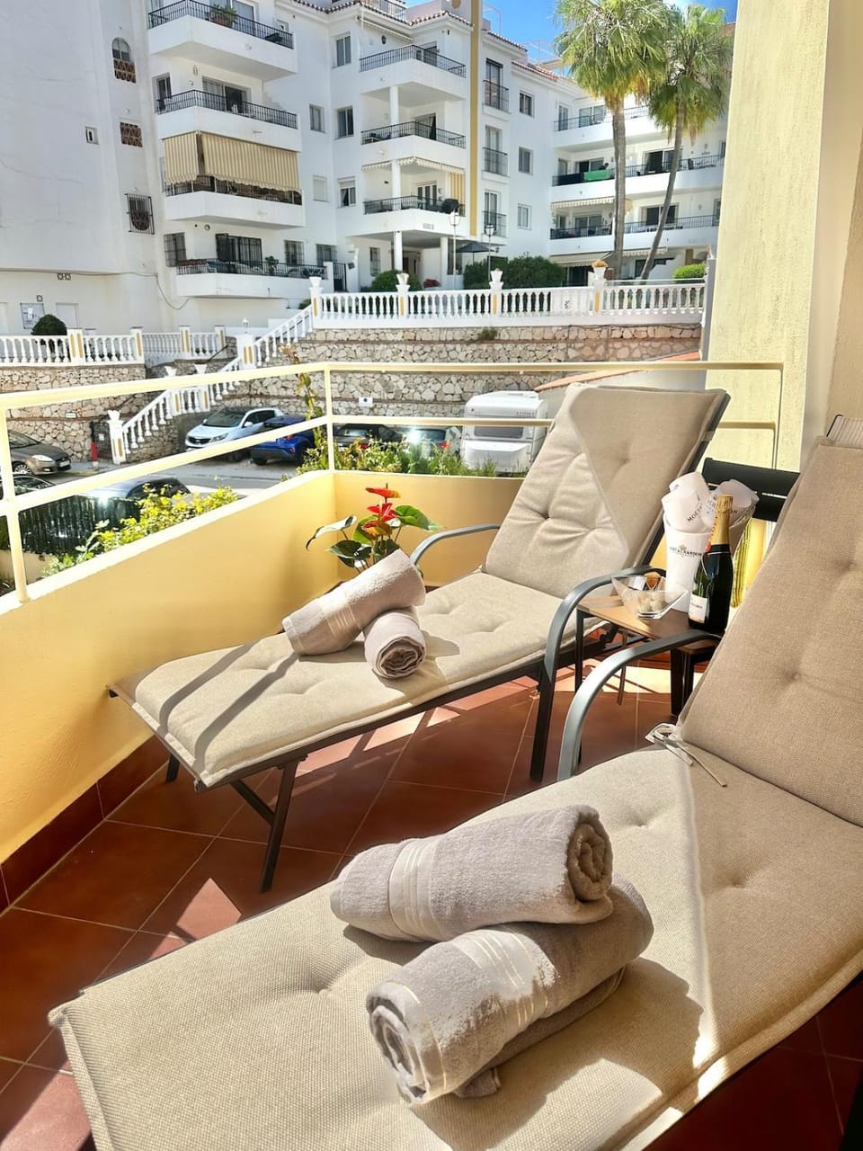 Balcony/Terrace, sunbed