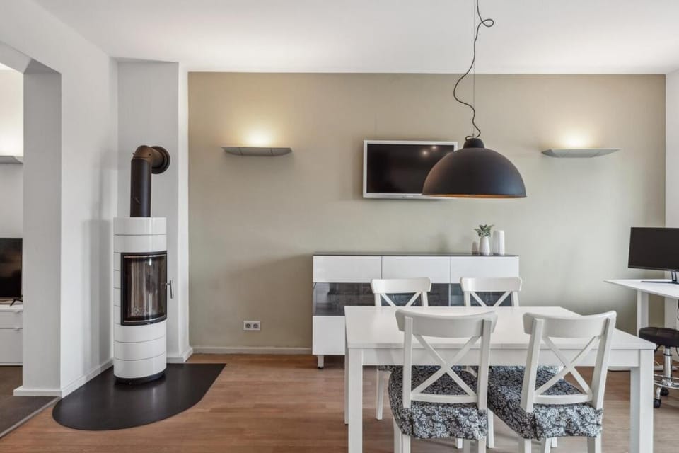 Modernes Apartment mit Kamin und Doppelbalkon Apartment in Brandenburg