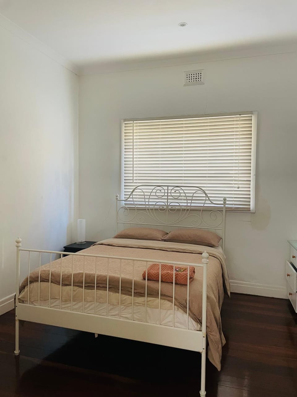 Cozy and Peaceful home surrounding by cafes and restaurants Vacation rental in Perth