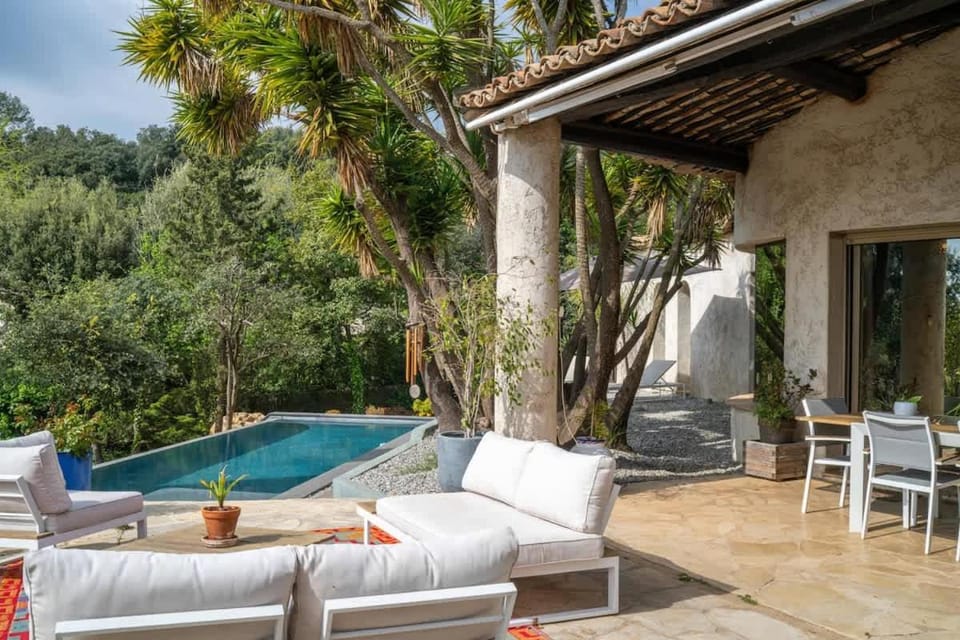 Magnifique villa avec piscine House in Valbonne