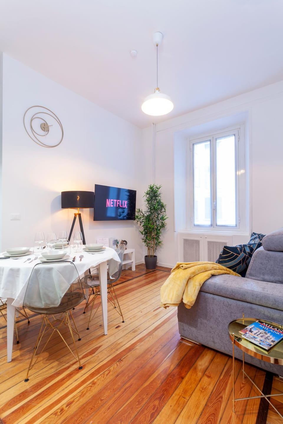 TV and multimedia, Living room, Seating area, Dining area, Evening entertainment