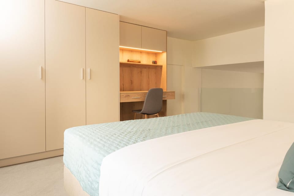 Photo of the whole room, wardrobe
