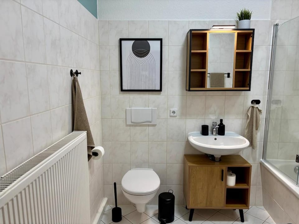 Toilet, Bathroom, towels