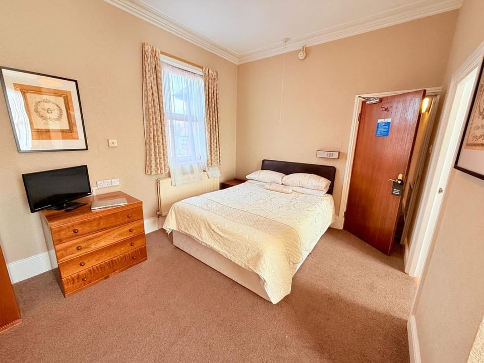 Bed, Bedroom, wardrobe