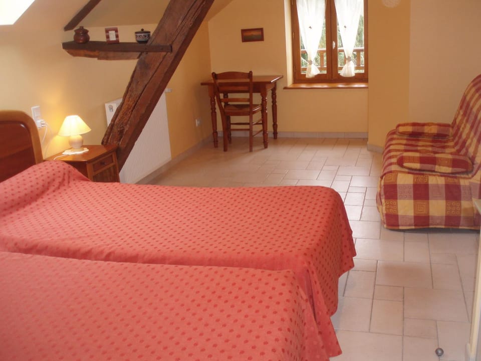 Bed, Photo of the whole room
