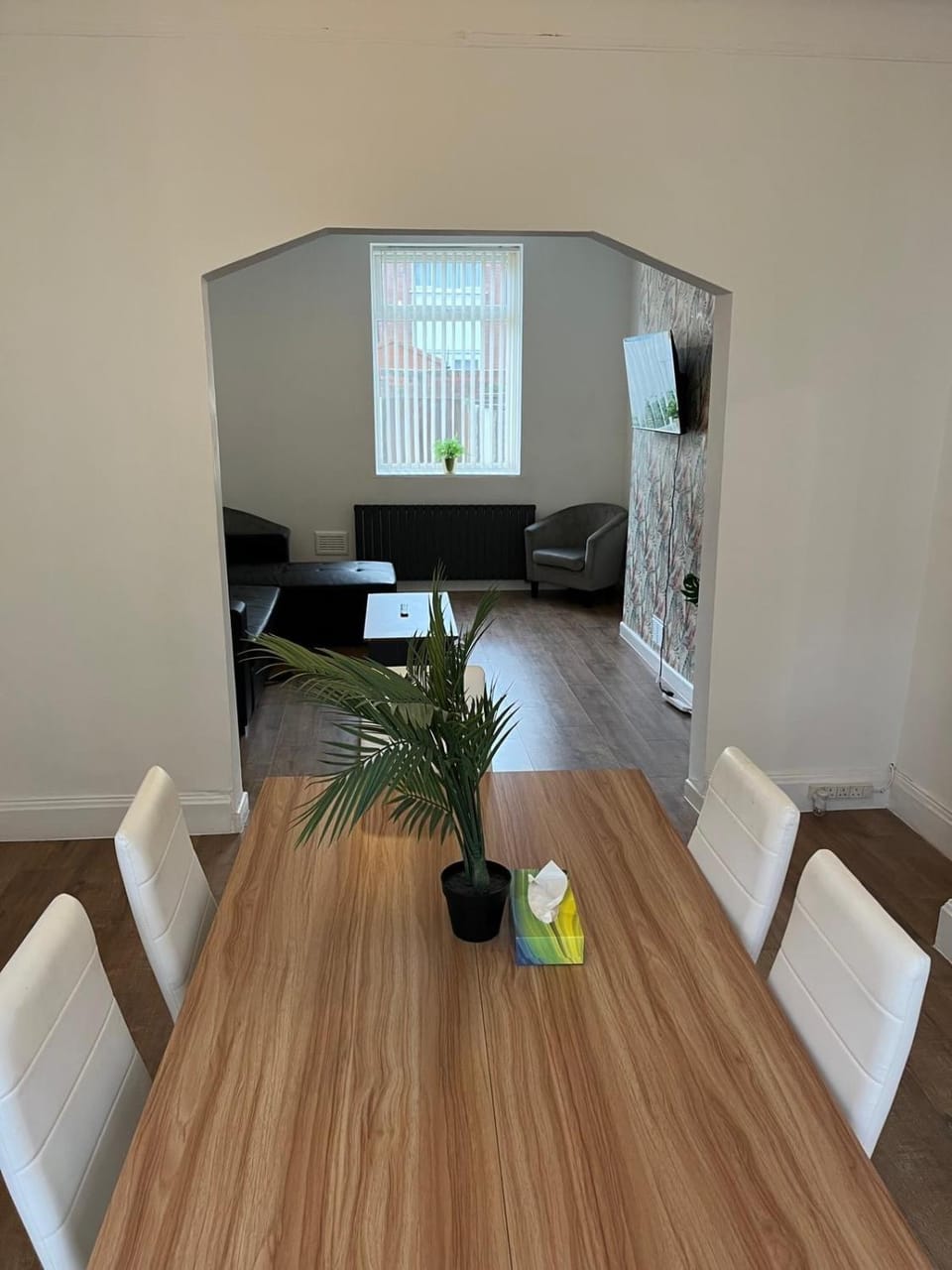 Spacious, Modern 4BR House, LFC, Free Parking House in Liverpool