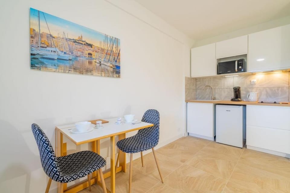 Les Roches d'Or, nice studio Apartment in Marseille