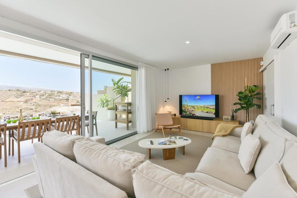 TV and multimedia, Living room, Mountain view