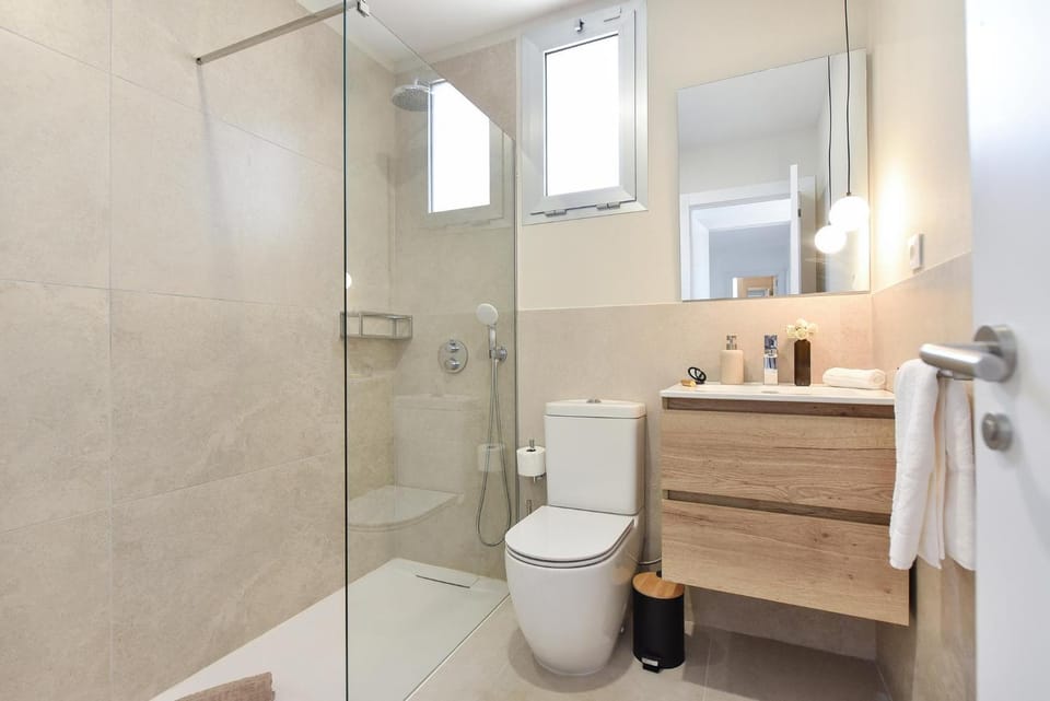 Shower, Bathroom, towels