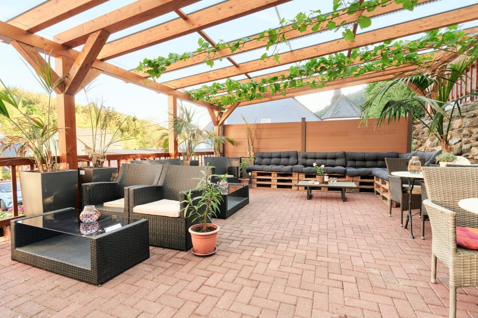 Day, Summer, BBQ facilities, Balcony/Terrace, Seating area