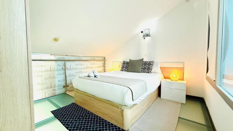 Seasonal Living Lumen Triplex Apartment in Madrid