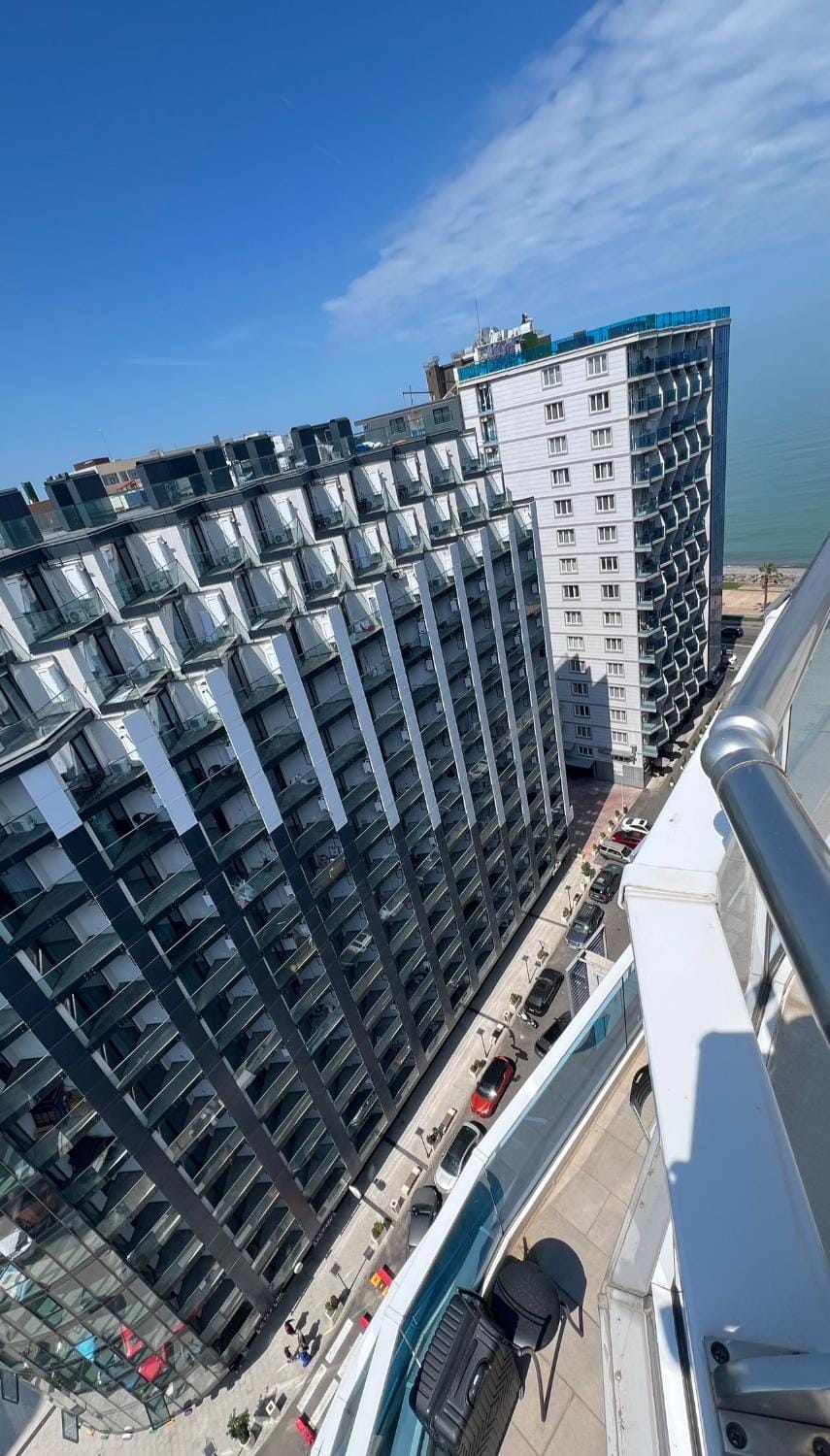 Property building, Natural landscape, Bird's eye view, City view, Sea view, Location, Parking