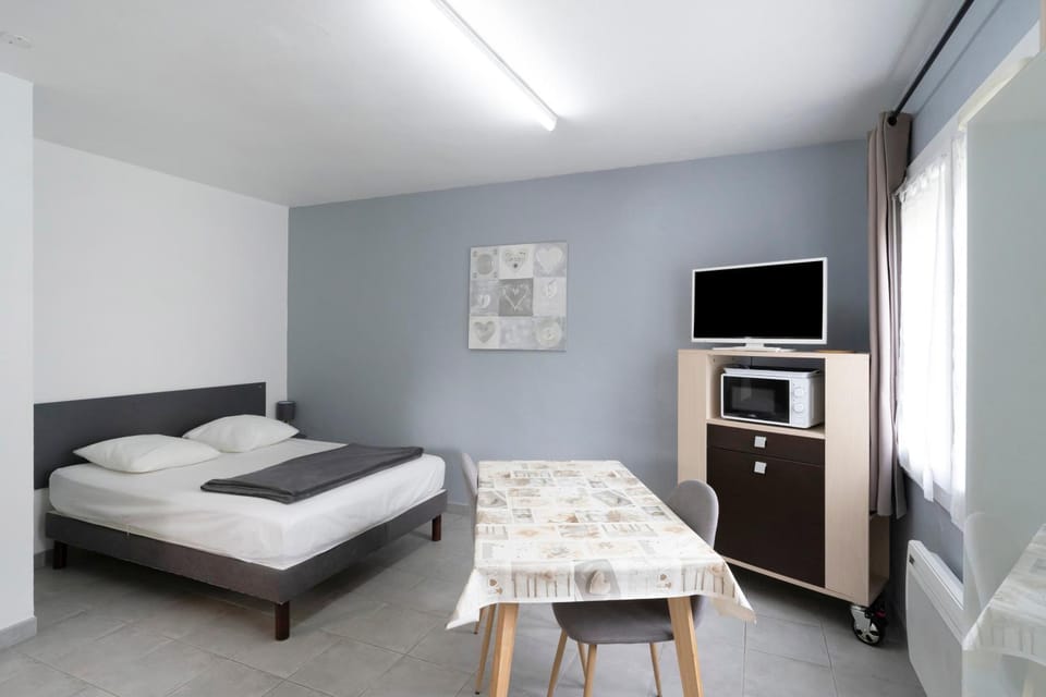 Property building, Living room, Bedroom