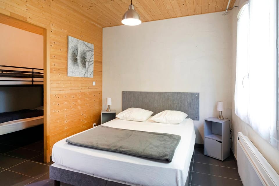 Property building, Living room, Bedroom