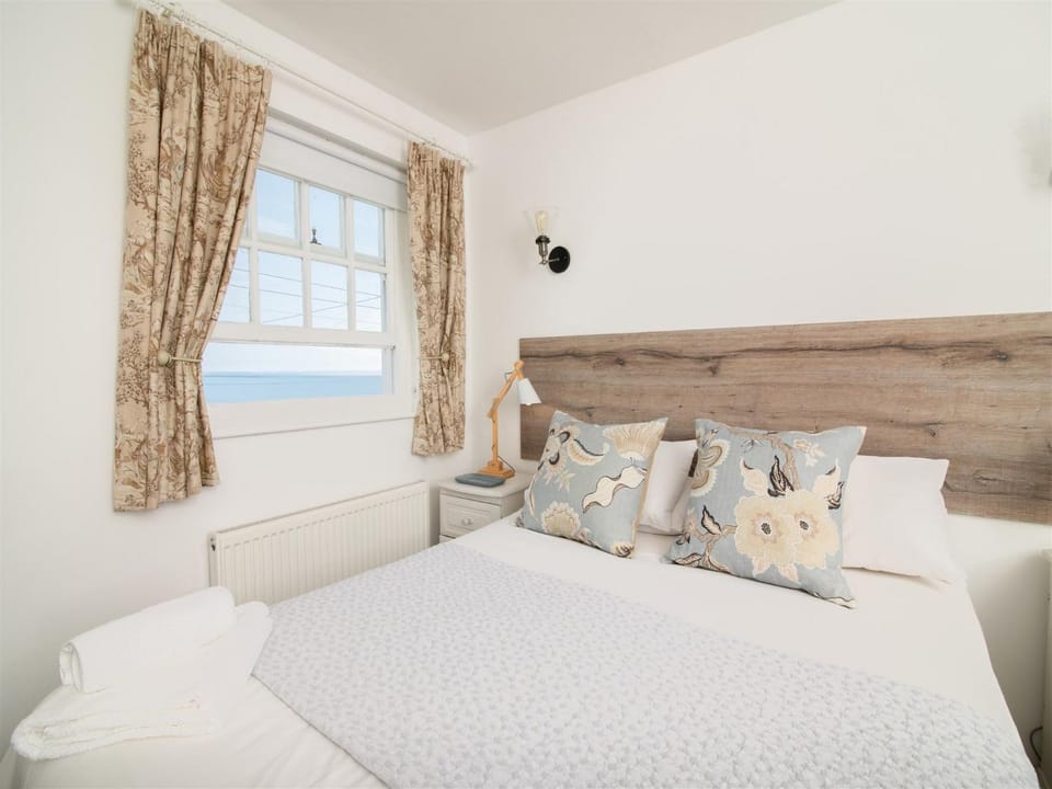 Bed, Bedroom, Sea view