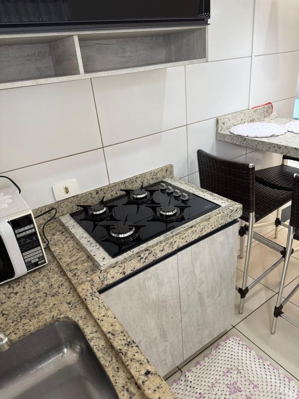 Kitchen or kitchenette, pet friendly, stove