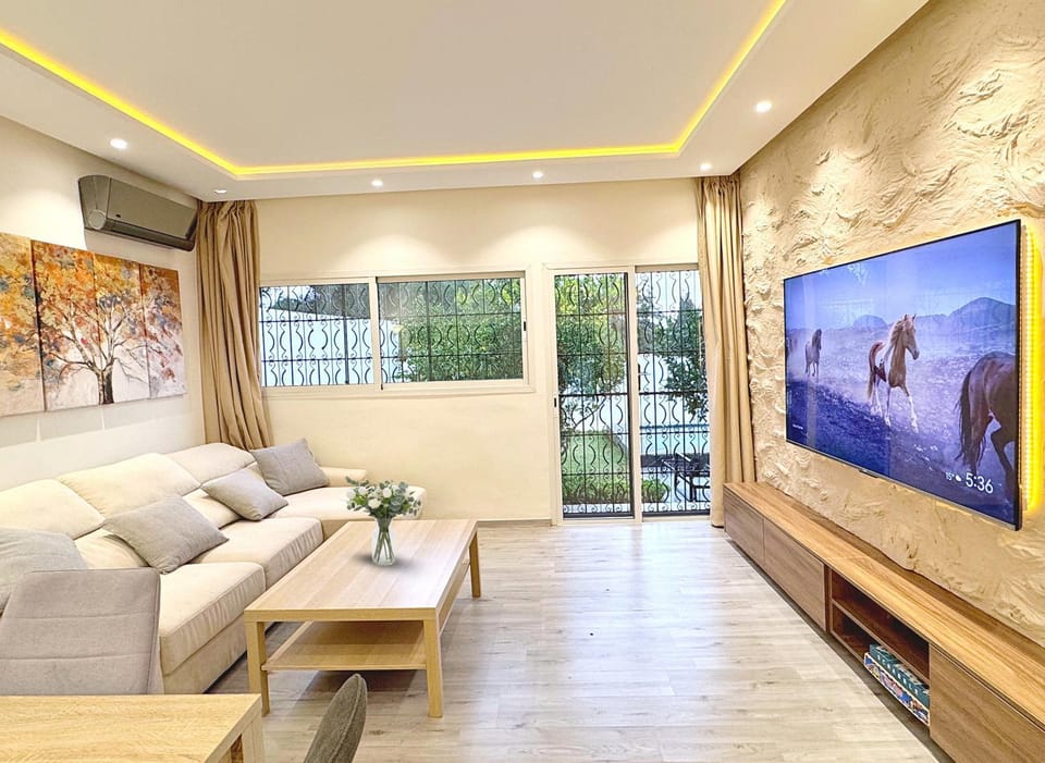 TV and multimedia, Living room, Seating area