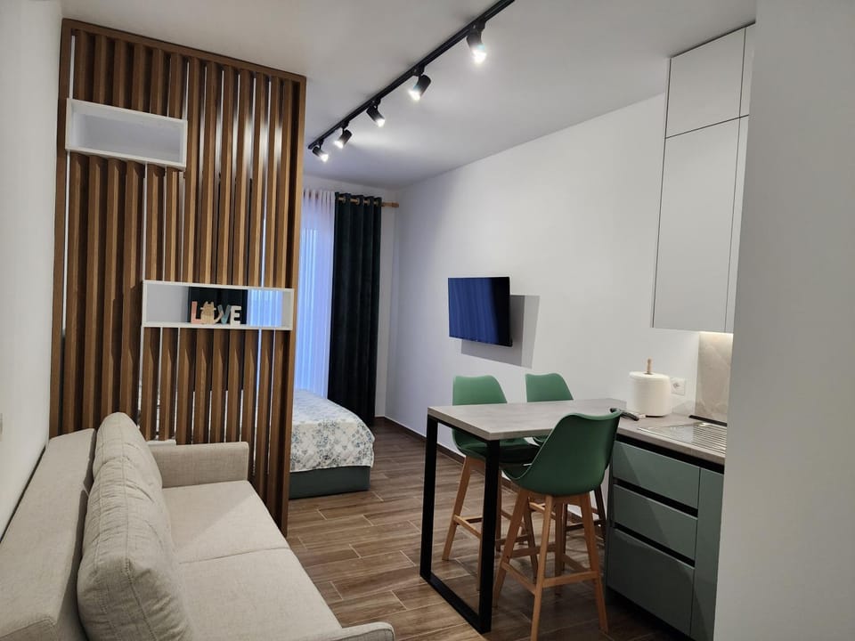 Bed, TV and multimedia, Living room, Bedroom