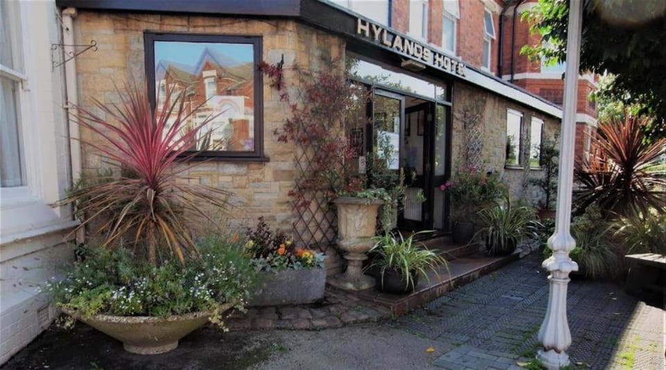 Hylands Hotel Single Room with Shared Bathroom & Free Parking Bed and Breakfast in Nottingham
