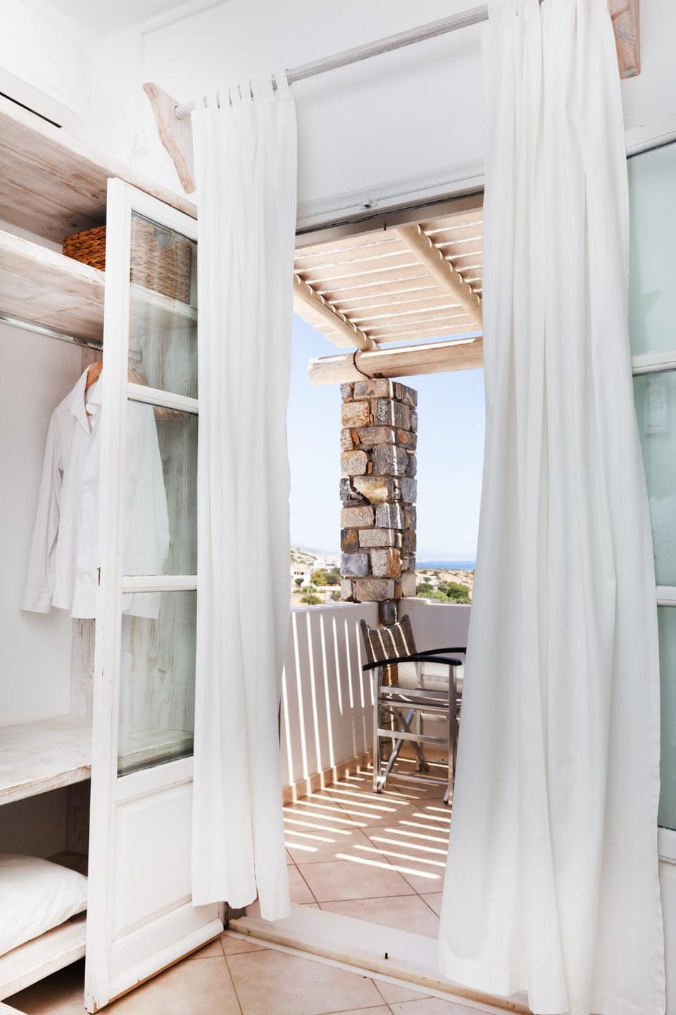Balcony/Terrace, wardrobe