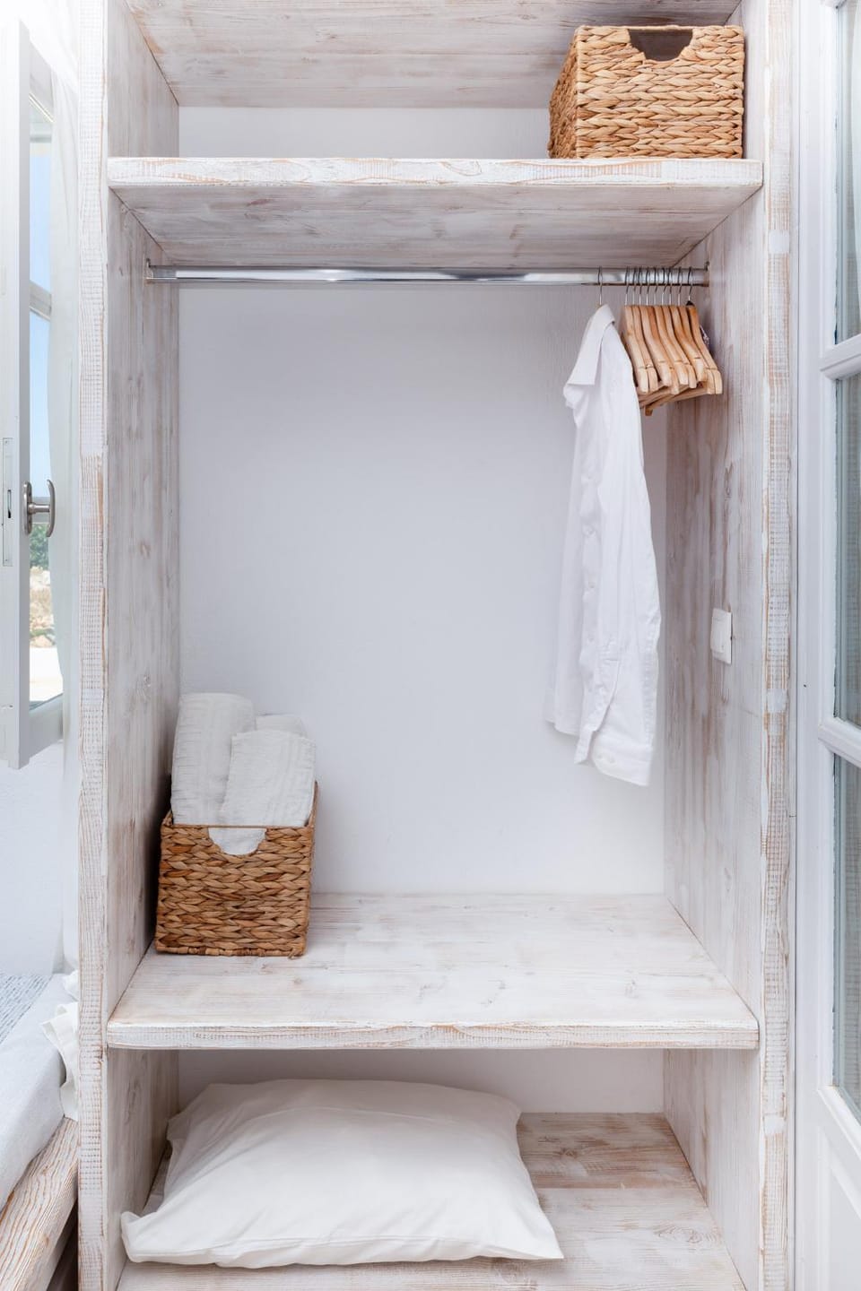 towels, wardrobe