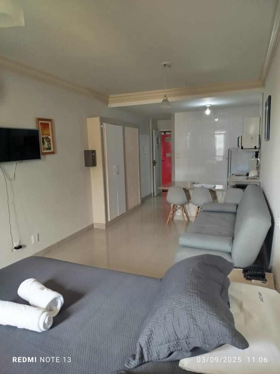 Bed, TV and multimedia, Kitchen or kitchenette, Living room, Photo of the whole room, Bedroom