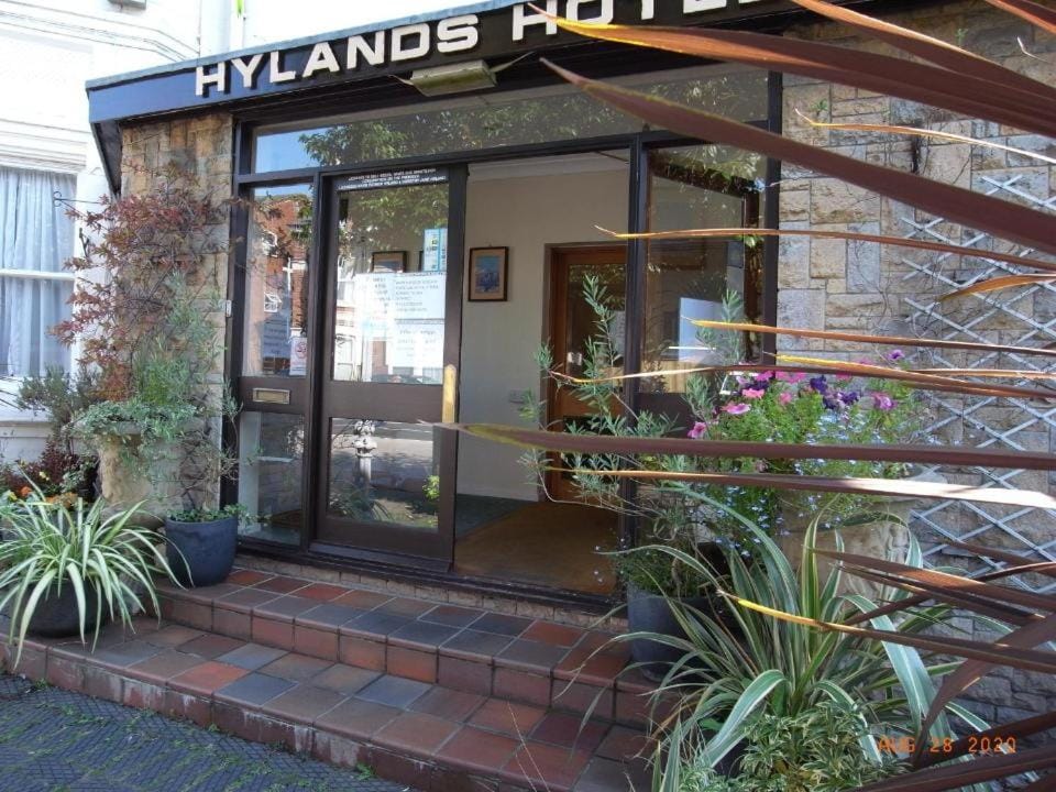 Hylands Hotel Single Room with Shared Bathroom - Number 34 & Free Parking Bed and Breakfast in Nottingham