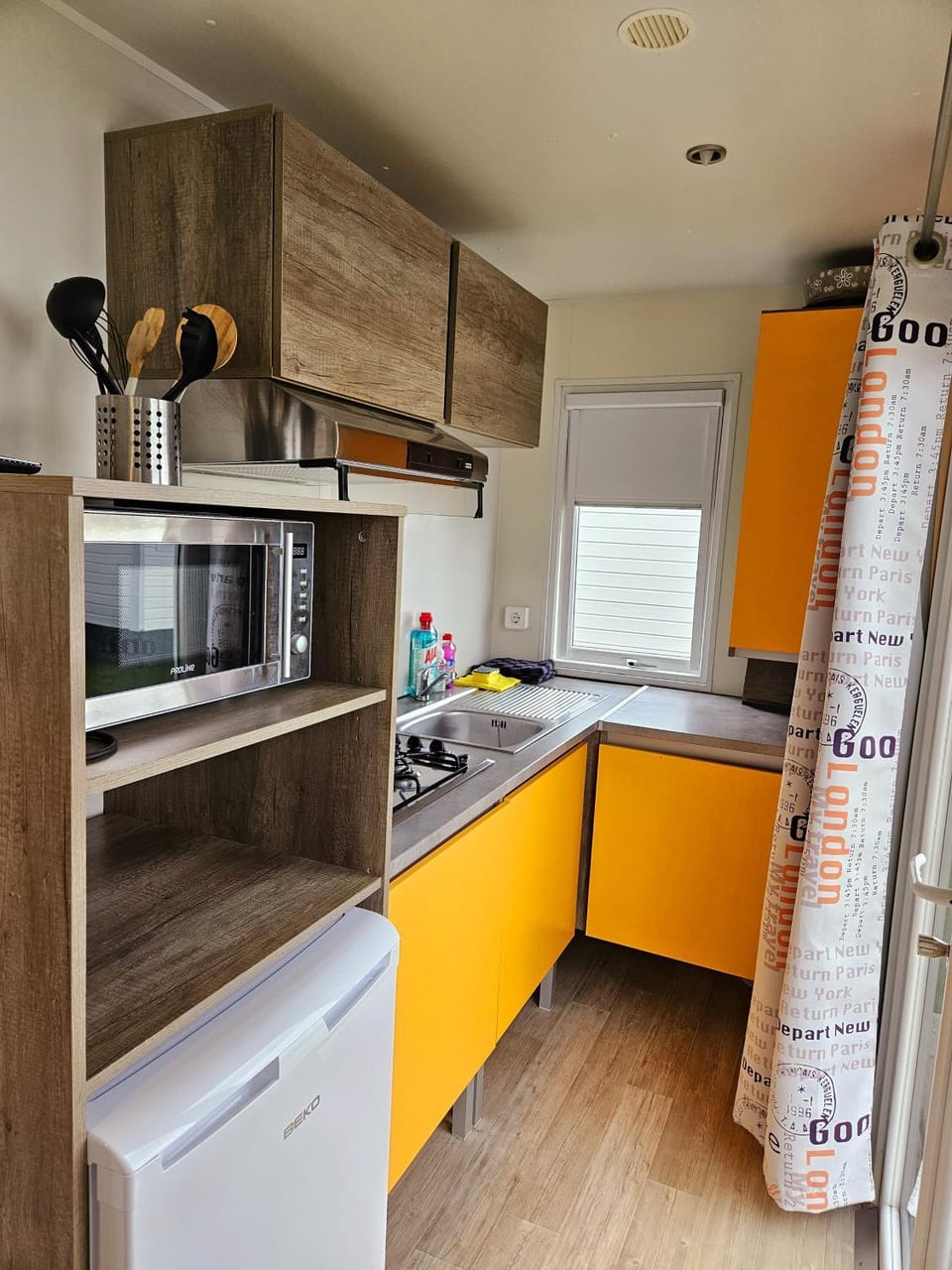 Verblijfpark Kasteel van Viane tiny house 4 personen minimum 7nachten Campground/ 
RV Resort in Flanders