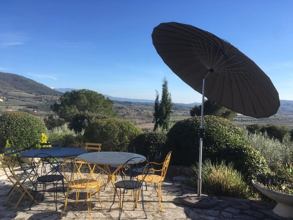 Dining area, Mountain view