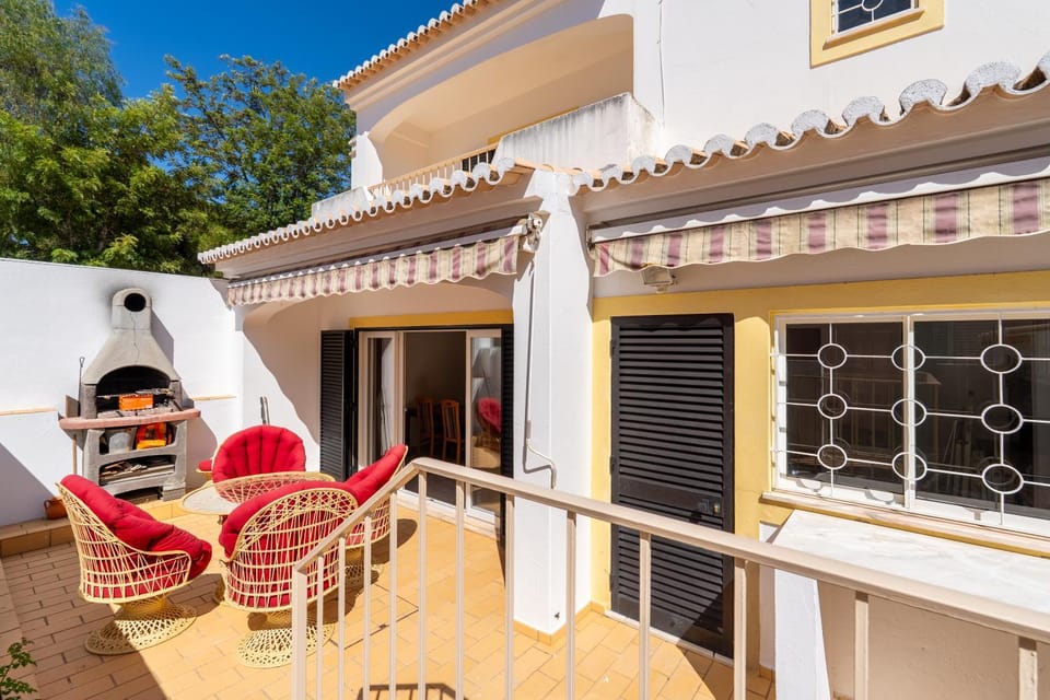 Property building, Balcony/Terrace
