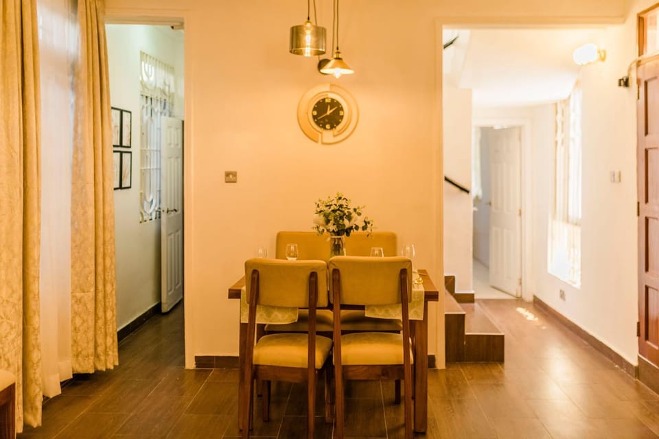 Kitchen or kitchenette, Living room, Seating area, Dining area, wardrobe