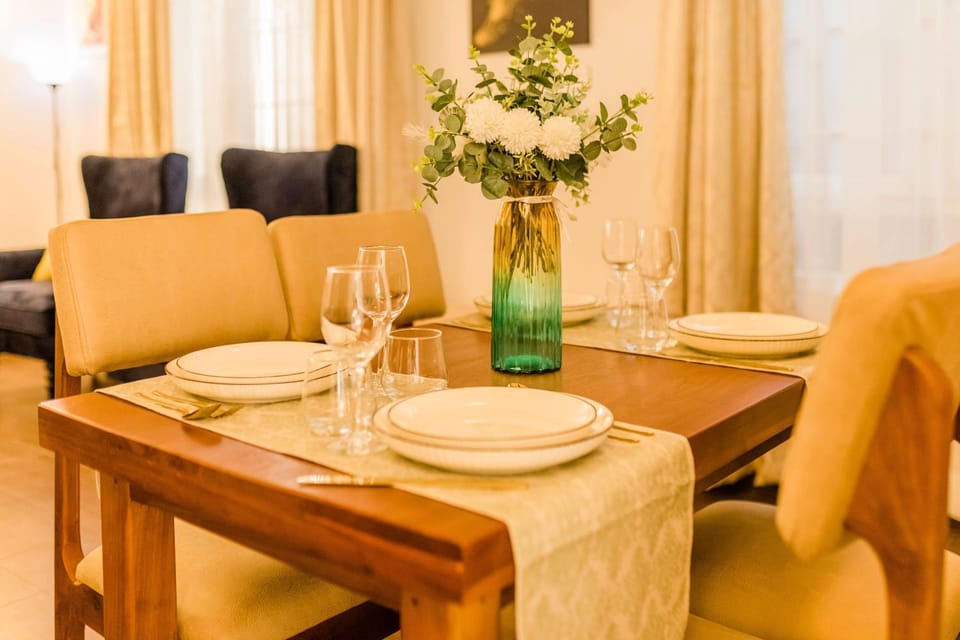 Living room, Dining area