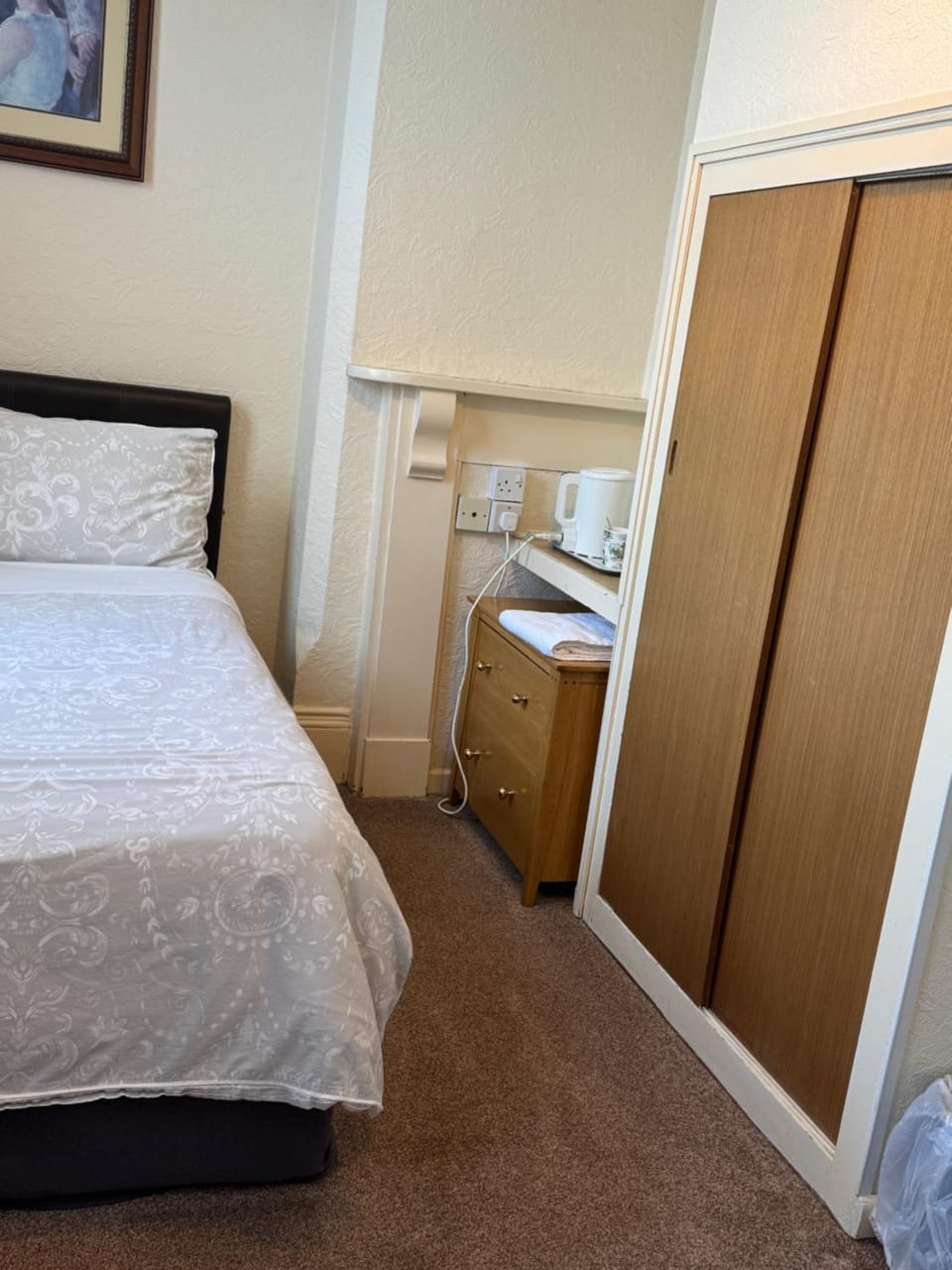 Hylands Hotel Single Ensuite Room with Free Parking Bed and Breakfast in Nottingham