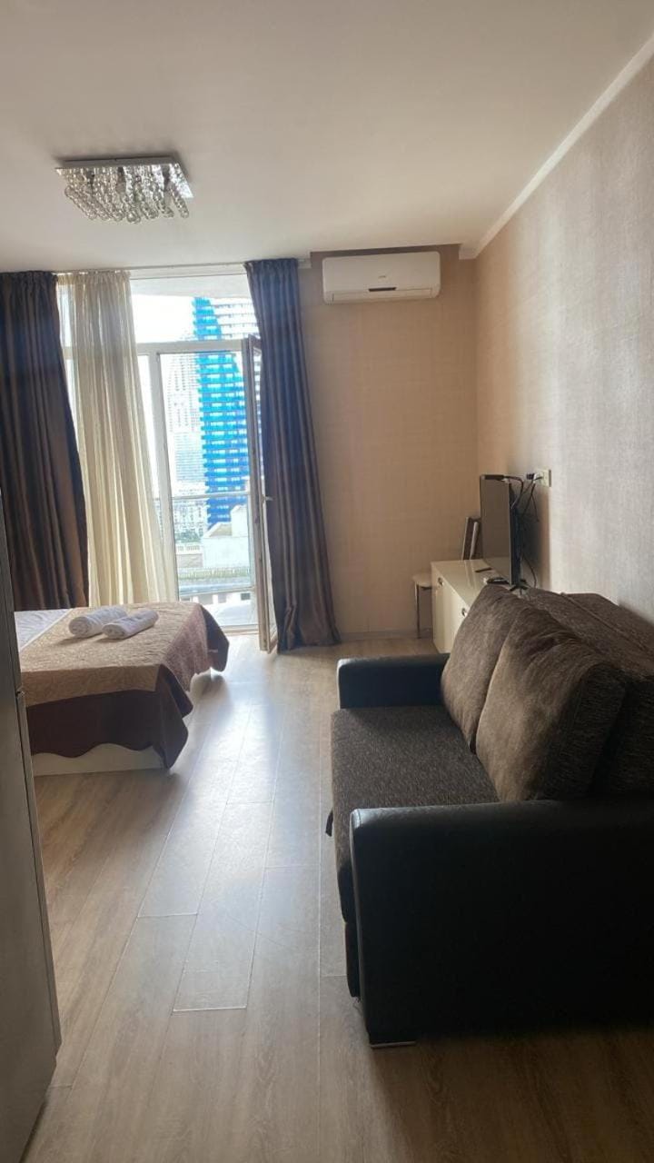 Bed, Photo of the whole room, Seating area, Bedroom, air conditioner