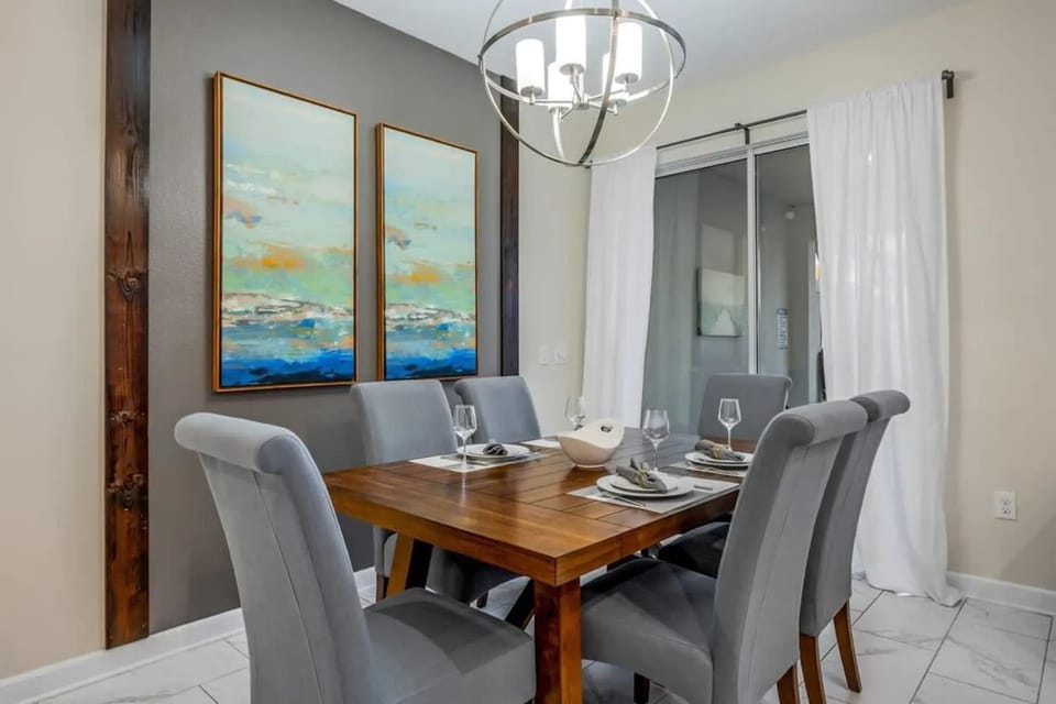 Dining area, Meals