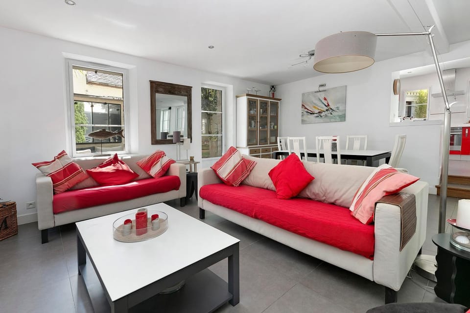 Property building, Living room