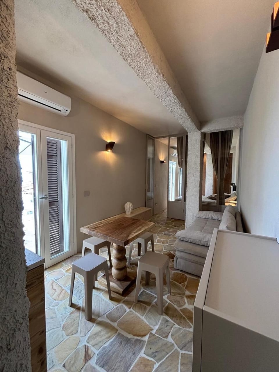 Living room, Seating area, Dining area, air conditioner