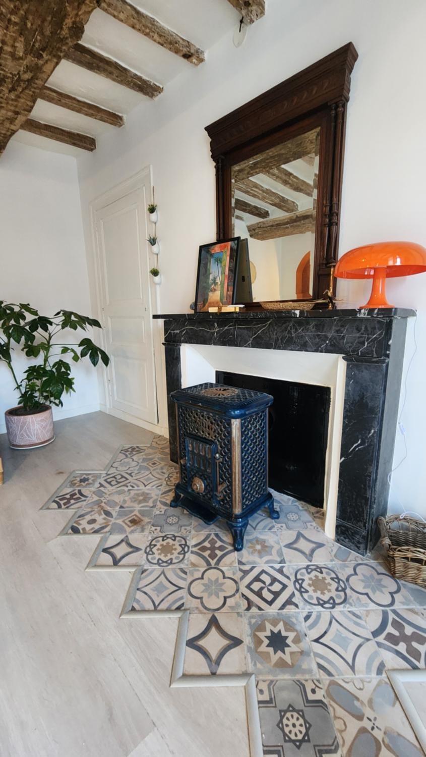 Living room, fireplace