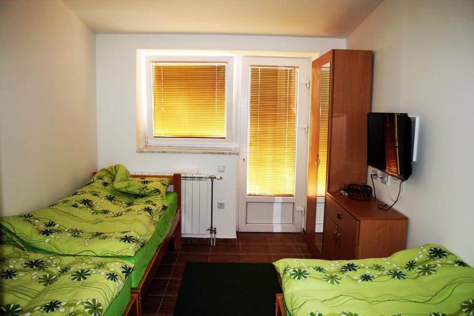Bed, TV and multimedia