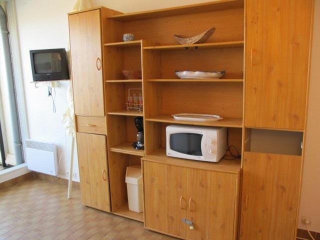 TV and multimedia, wardrobe