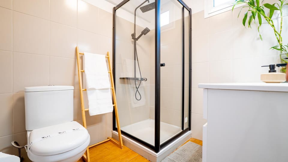 Shower, Toilet, Bathroom