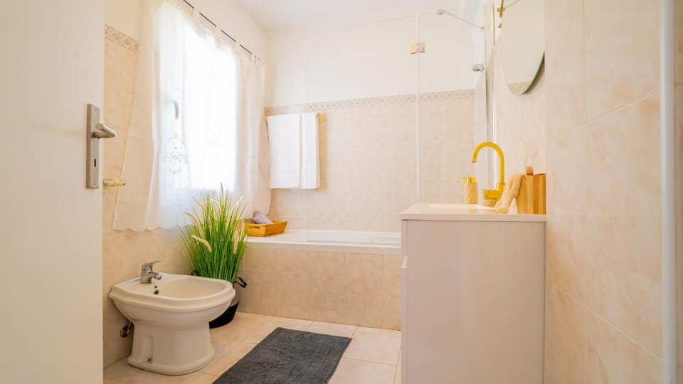Toilet, Bathroom, Bath