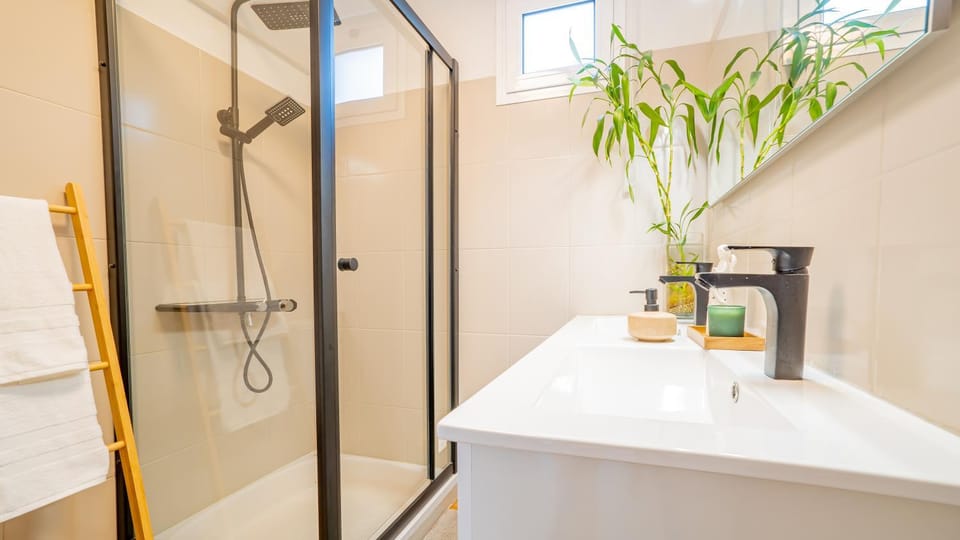 Shower, Bathroom