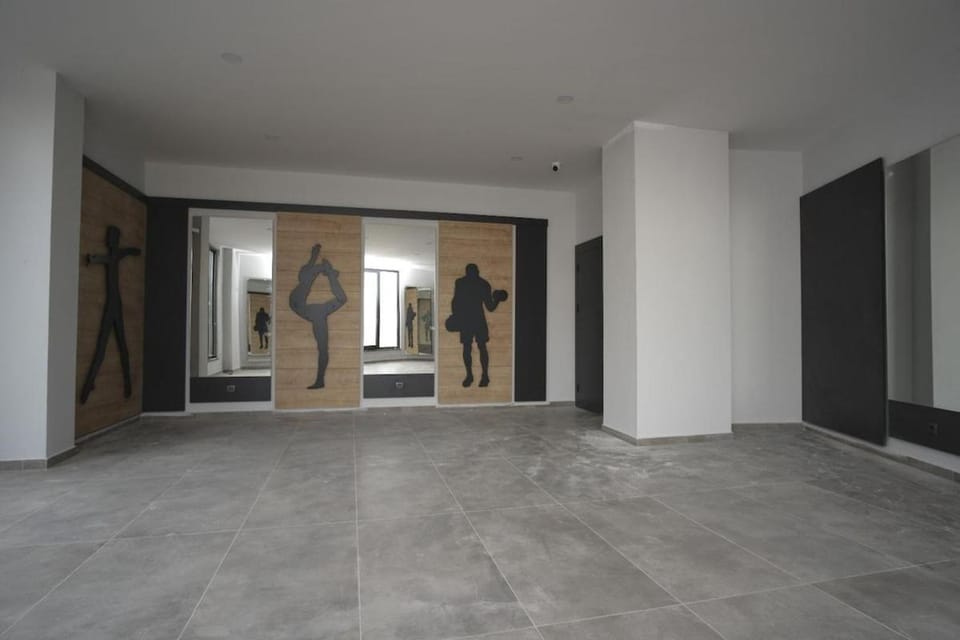 Stylish 1BR Flat Pool View & 10 min Walk to Beach Apartment in Alanya